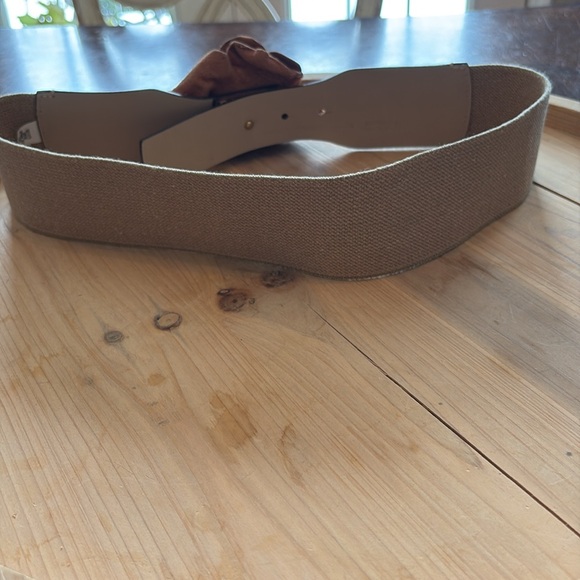 Banana Republic women’s M/L elastic waist belt floral buckle - Picture 8 of 10